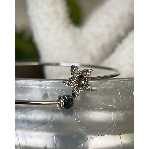 Ice Blossom Bracelet Swarovski Crystals Statement Bracelet - Picture 2 of 11